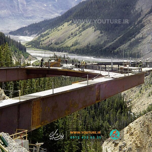 پل معلق شیشه ای لبه دره